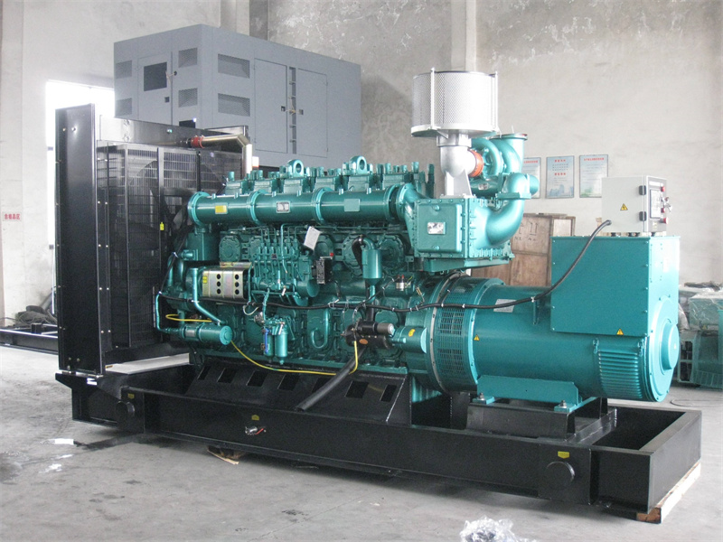白云200KW 柴油发电机的油耗是多少？